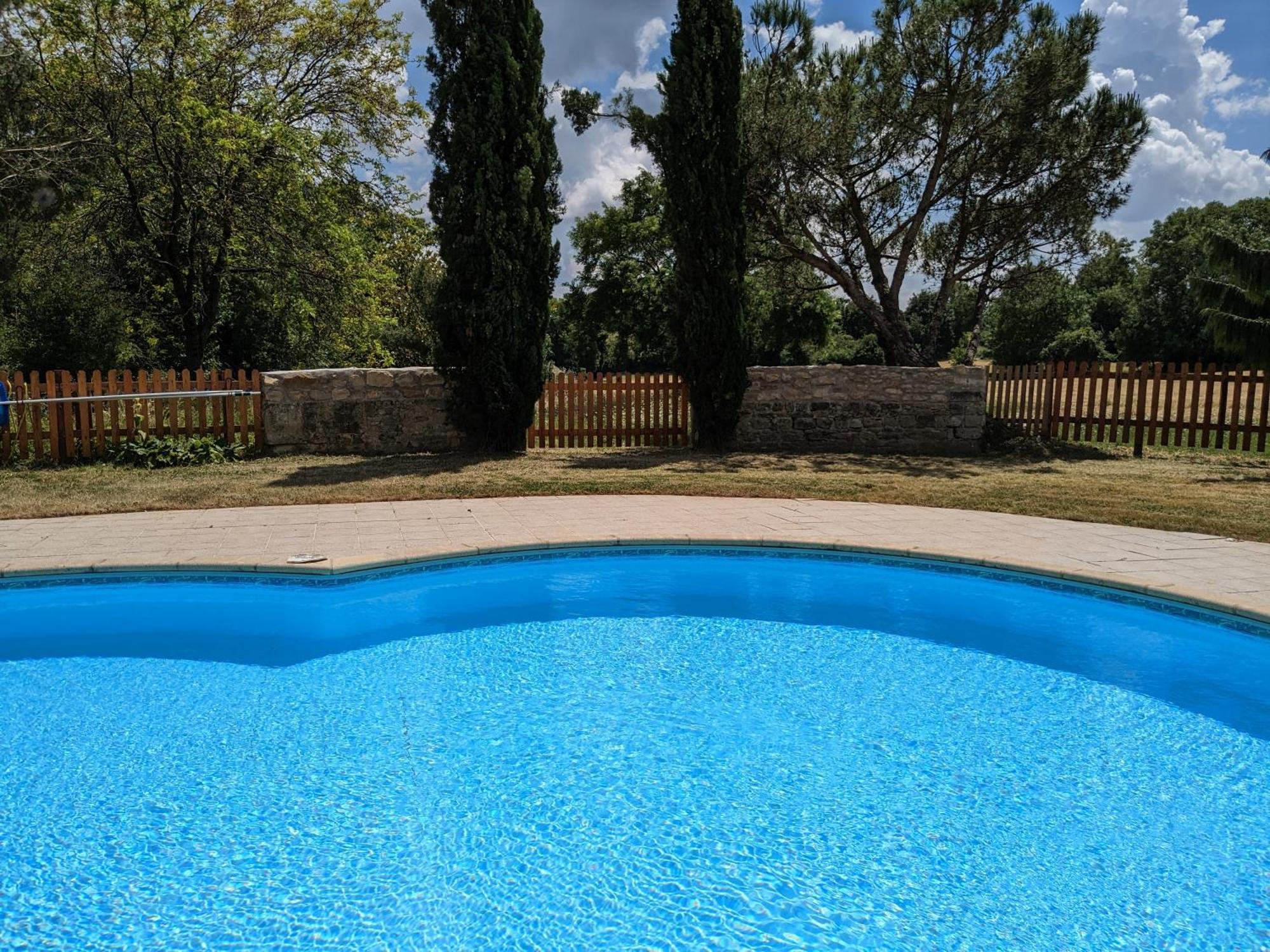 3 Self-Contained Gites With Pool And Games Room Saint-Georges-de-Noisné Exterior foto